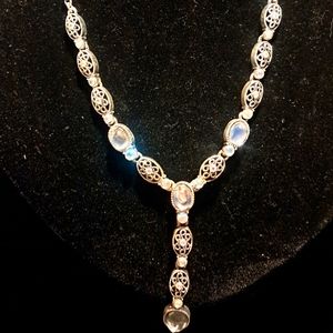 Avon sp necklace